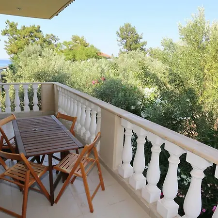 Villa Argo 1 - Beachfront, Big Gardens, Location! Pefkochori